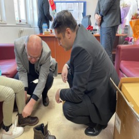 Kaymakam Köken, 619 öğrenciye bot hediye etti