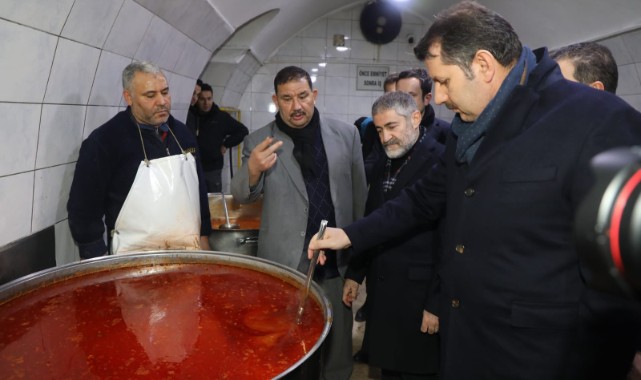 Bu ayki maaşını aşevine bağışladı