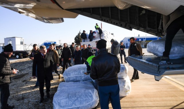 Uşak'tan deprem bölgesine 730 bin battaniye