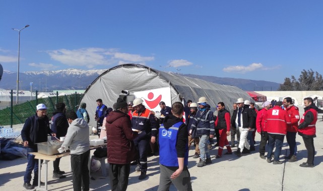 STK’lara teşekkür eden bakanlık: Yardımların devamı insani bir sorumluluk