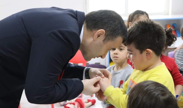 Minik öğrencilerden depremzede arkadaşları için oyuncak kampanyası