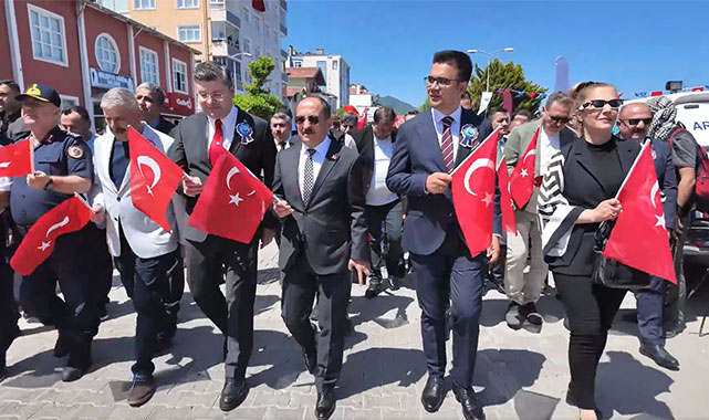 ''Bizler, sırtımızda cephane taşımasak da omuzlarımızda aynı sorumluluğu taşıyoruz'';