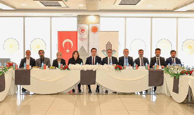 Van Gölü’nün geleceği için valiler bir araya geldi;