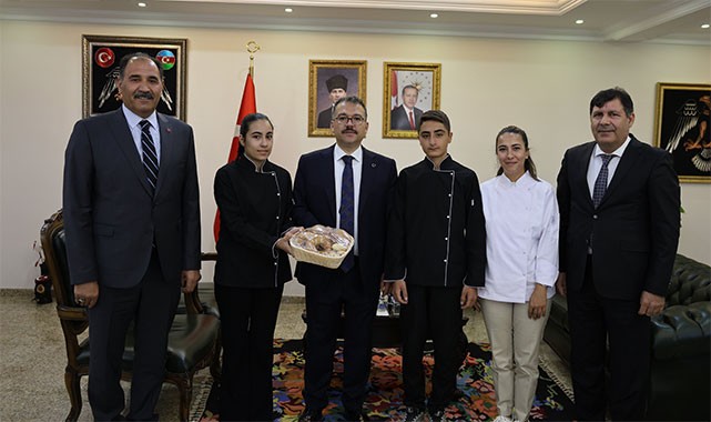 Iğdır'ın ''Üreten Okullar'' projesi hem eğitiyor hem de yetiştiriyor