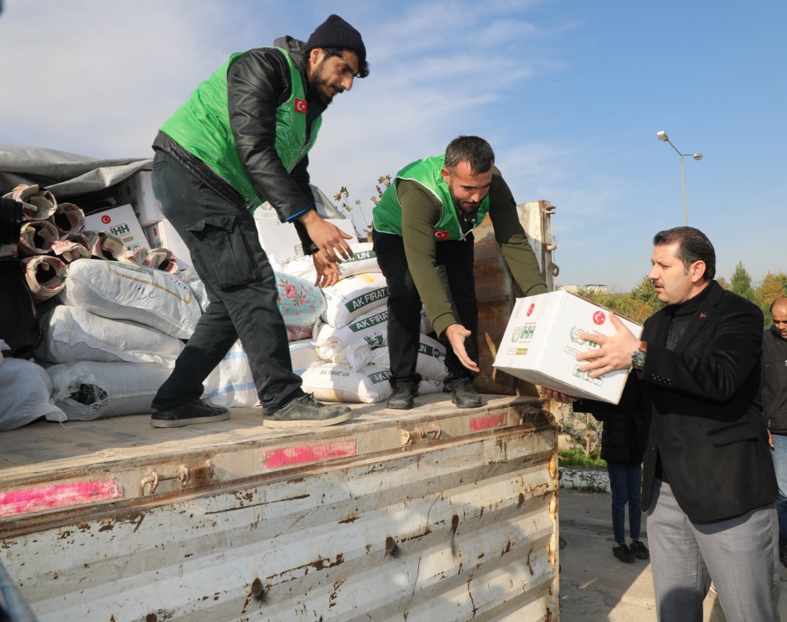 Urfa’dan Suriye'ye 7 tır insani yardım