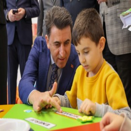 "Eğitime yapılan her katkı, güçlü bir toplum inşa etmemizin temelidir"