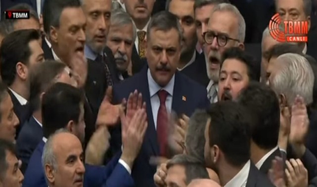 Bakan Çiftçi, Meclis'te yemin etti