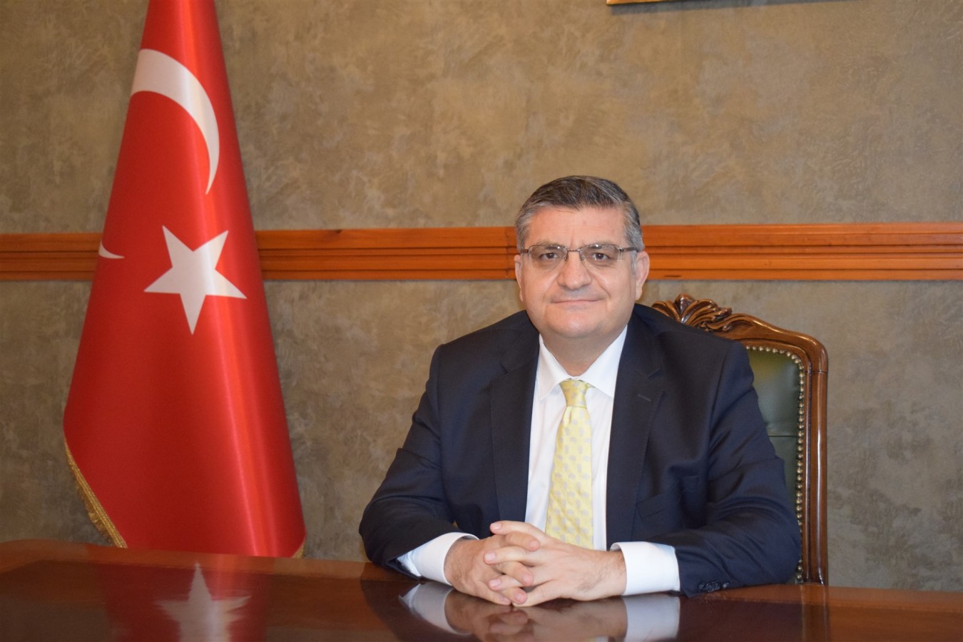 Dr. Mustafa Özarslan;