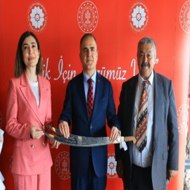 Vali Akbıyık Cemevi temsilcilerinin görüş ve taleplerini dinledi