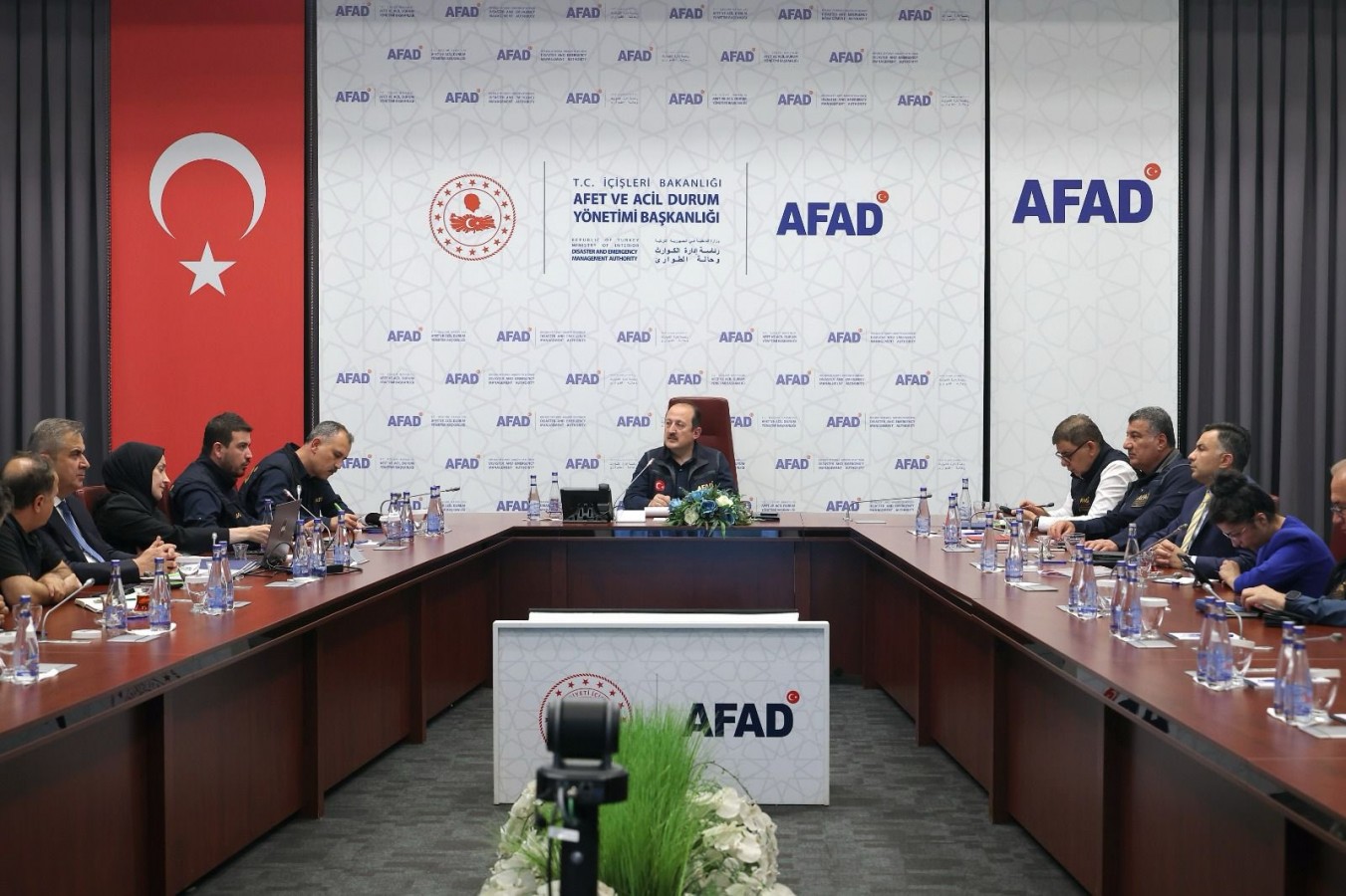 Deprem bölgesindeki durum masaya yatırıldı