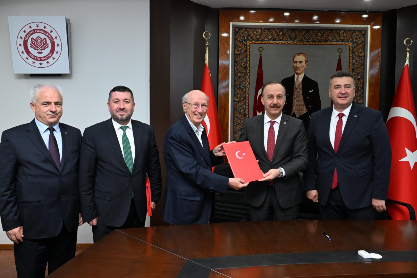 Eğirdir'e 500 milyonluk eğitim desteği: ''Bu eser, ilimle, ahlakla yoğrulmuş hayatlara açılan kapıdır''