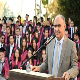 Vali Özkan, genç hekimlerin mezuniyet sevincine ortak oldu