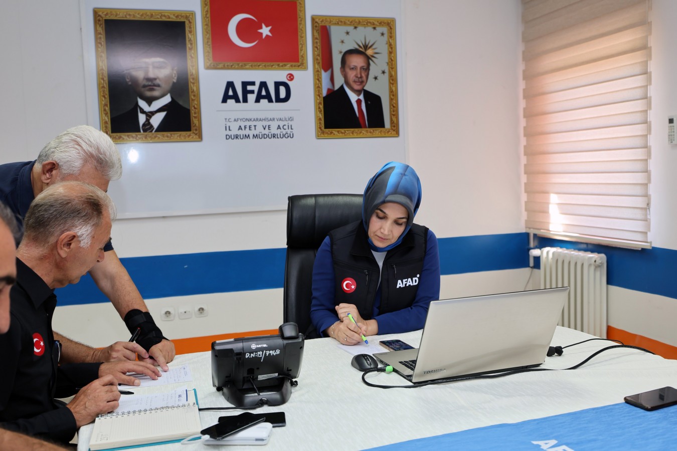 Afyonkarahisar, beşik gibi sallandı