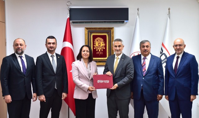 Burdur’un spor altyapısını güçlendirecek imzalar atıldı