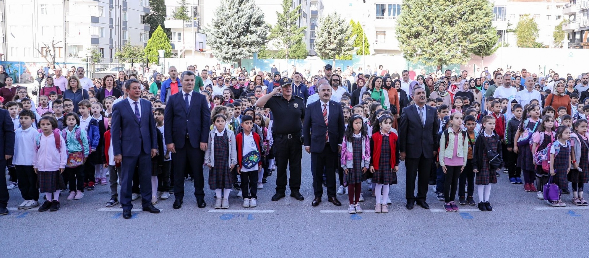 20 milyon öğrenci için ders zili çaldı;