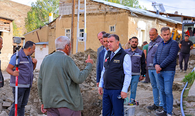 ''Hizmetlerin, köylerimize ulaşması için çalışmalarımızı sürdürüyoruz'';