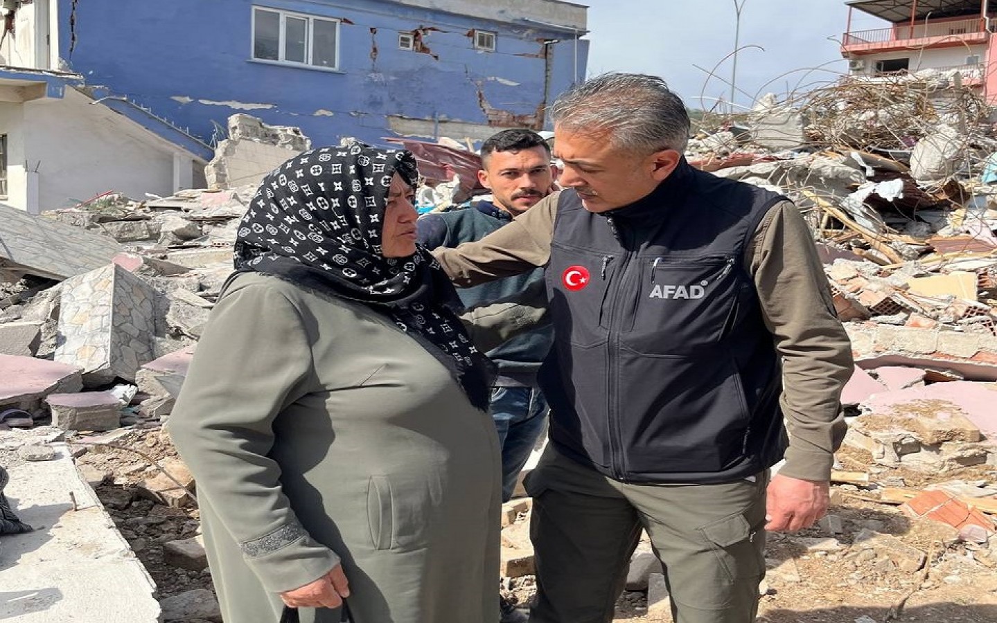 “Devletimiz tüm imkanlarıyla depremzedelerin yanında”