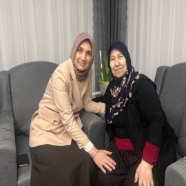 İlk iftarını şehit ailesiyle birlikte yaptı