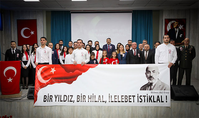 Hakkari'de İstiklal Marşı'nın yıl dönümü coşkuyla kutlandı!;