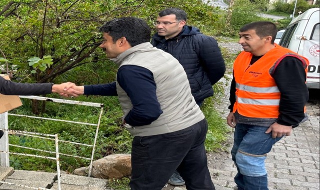 Depremzedelere gıda kolisi desteği