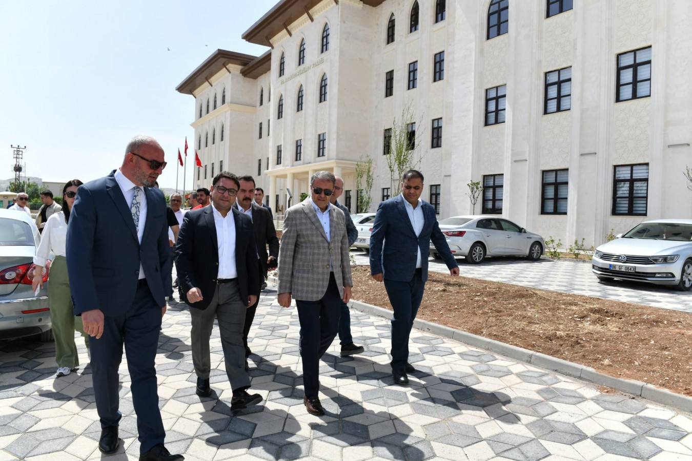 "Şanlıurfa'daki tüm yatırımların takipçisiyiz";