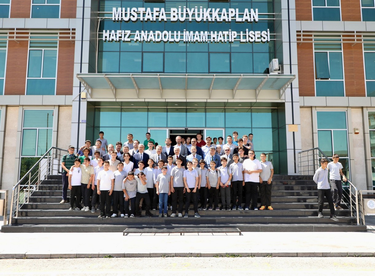 ''Evlatlarımızın akademik anlamda kendilerini geliştirmeleri büyük bir umut kaynağı'';