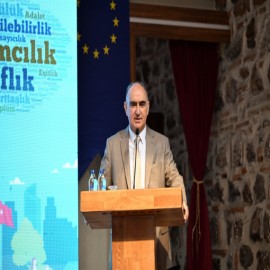 “Sivil katılım yerel yönetimleri güçlendiriyor”