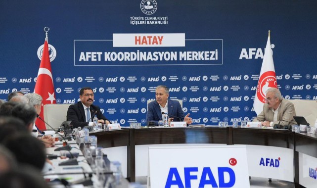 Hatay’da ağır hasarlı binaların yarısı yıkıldı