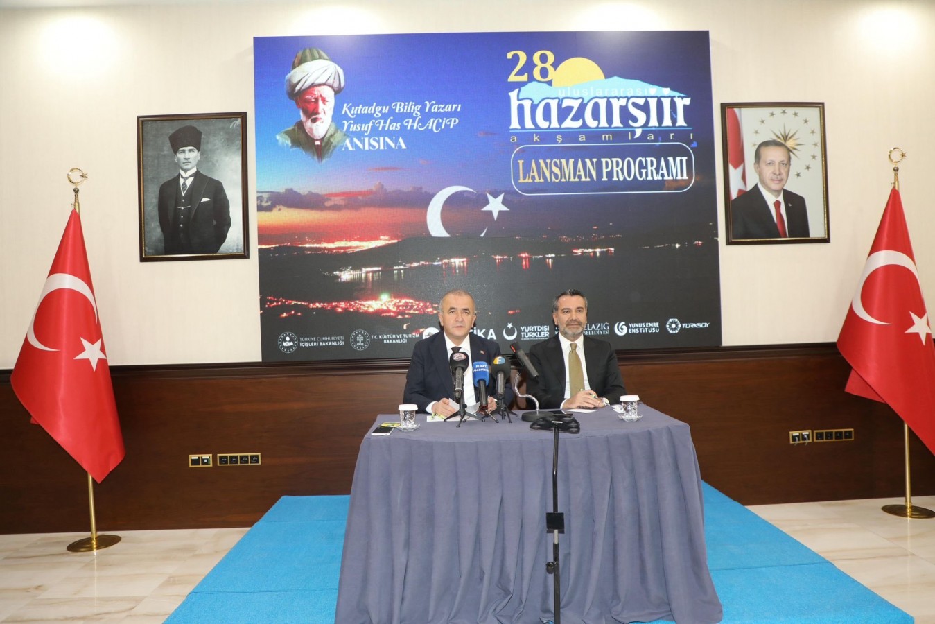 "Hazar Şiir Akşamları, kültür diplomasisi girişimidir";