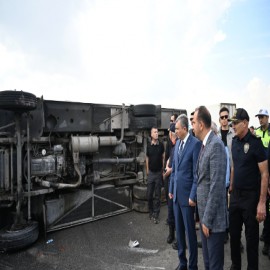 Vali Şahin, 17 kişinin yaralandığı kaza yerinde inceleme yaptı