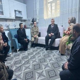 Kaymakam Yılmazer, engelli vatandaşın akülü araba ihtiyacını karşıladı