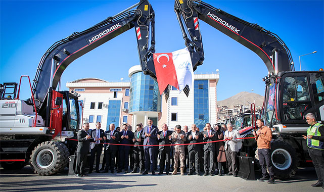 Hakkari'de sınırsız hizmet için 11 yeni araç alındı;