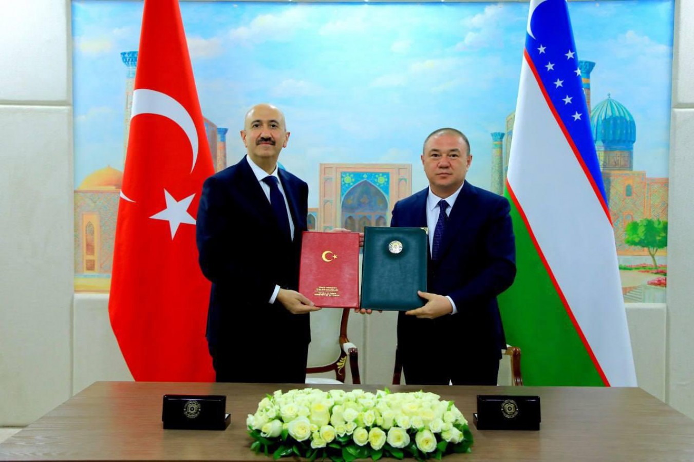 "Kardeş ülke Özbekistan ile ülkelerimiz arasındaki iş birliğini daha da ileri taşımaya devam edeceğiz"