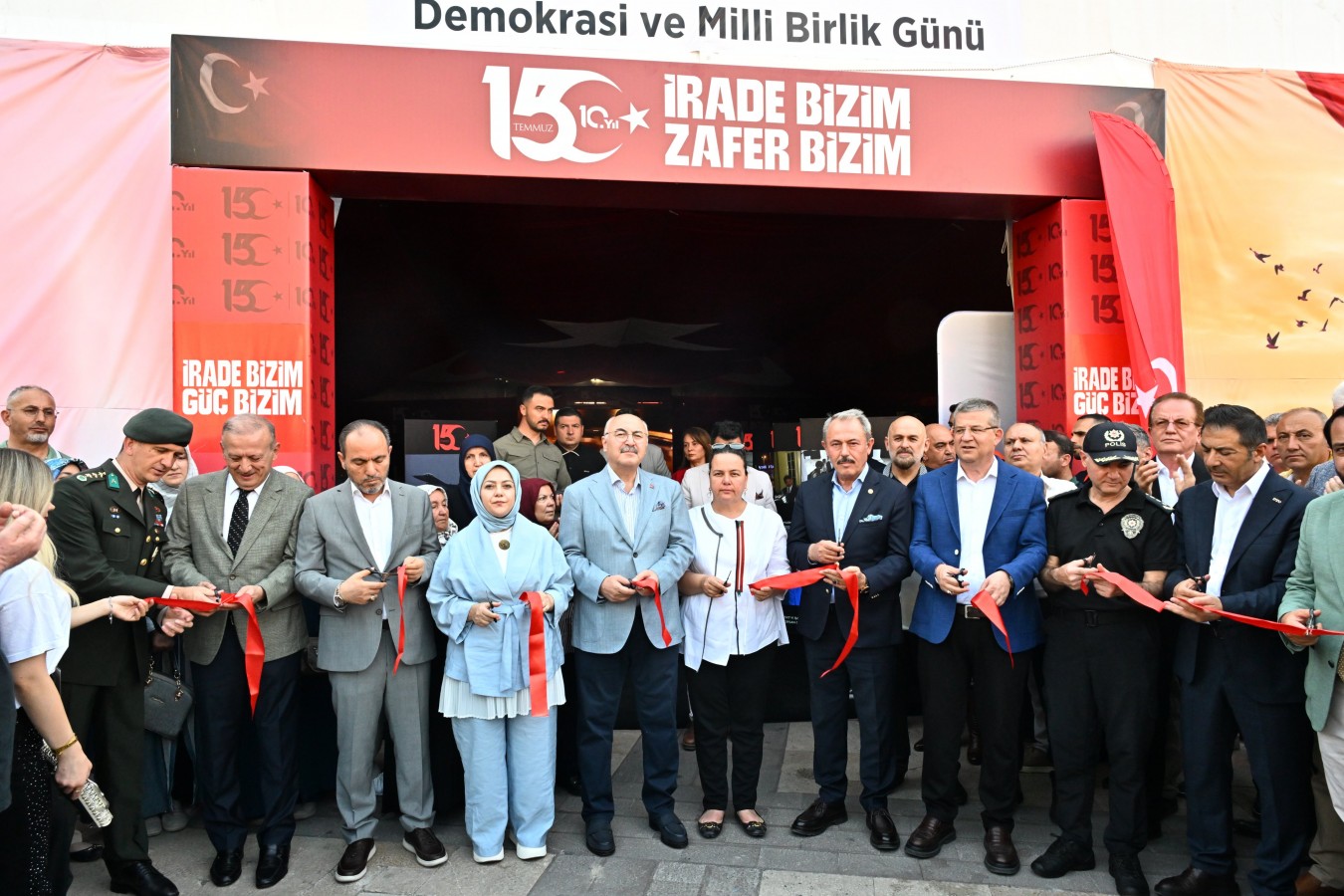 Denizli'de 15 Temmuz'un izleri Anma Çadırında yaşatılıyor