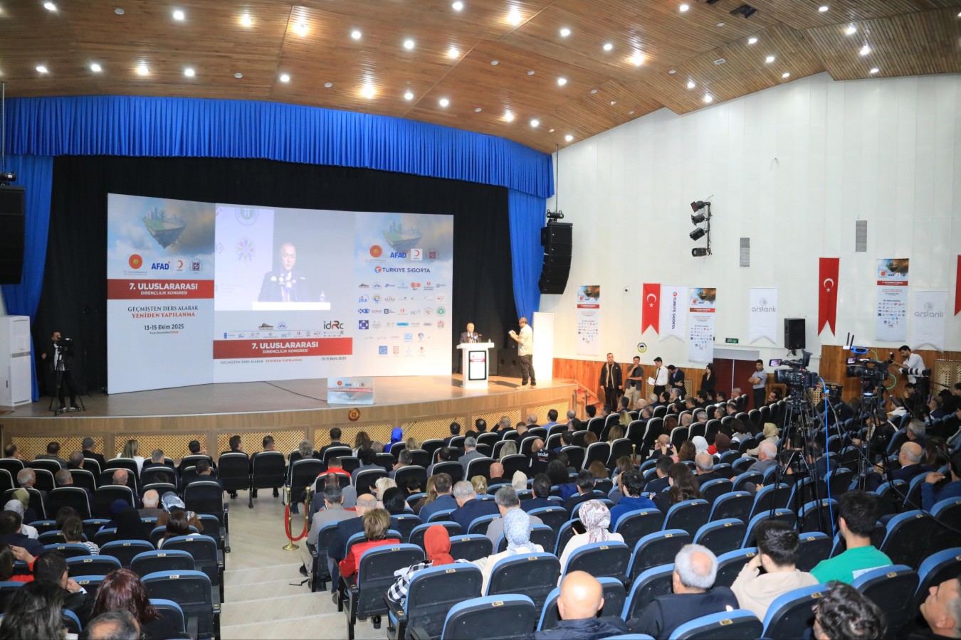 "Afetlere karşı dirençli şehirler inşa etmeliyiz";