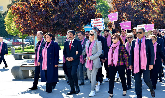 Kırşehir'de ''Pembe Festival'' ile meme kanserine dikkat çekildi;