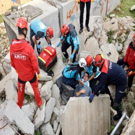 Giresun’da gerçeğini aratmayan deprem tatbikatı yapıldı