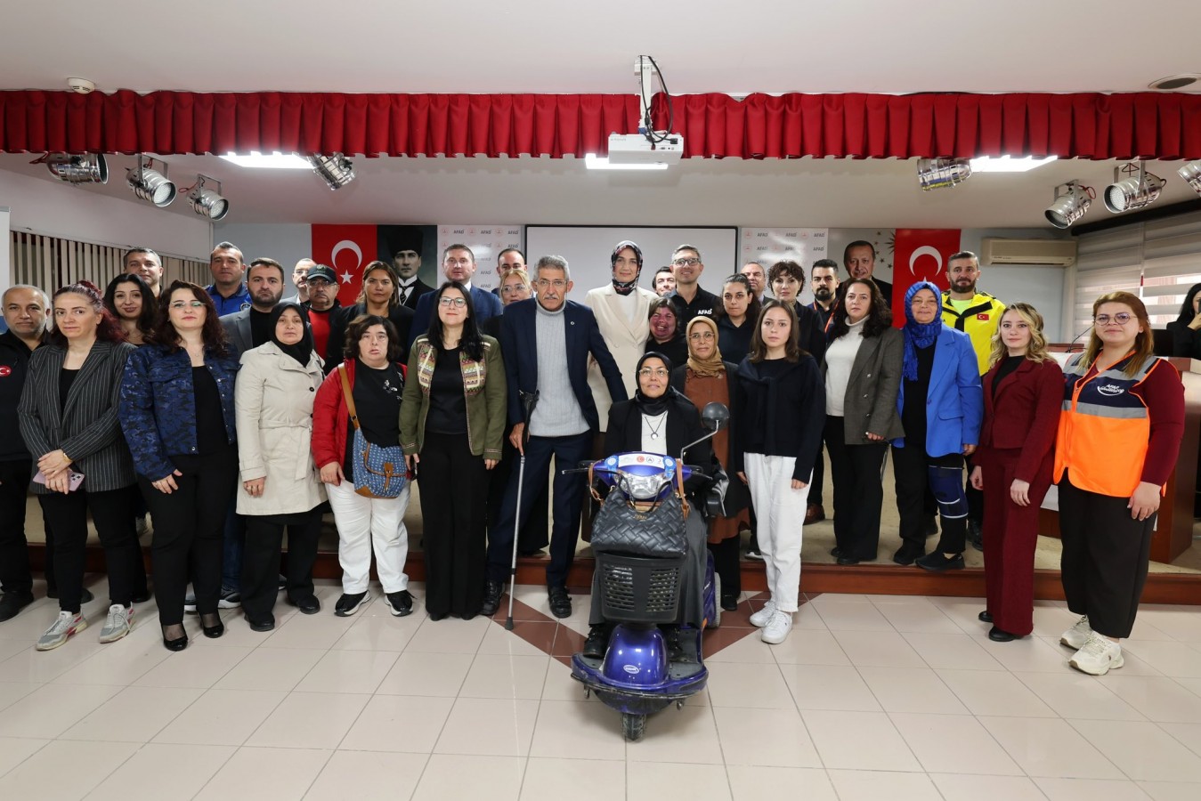 "Afetlerde engelli bireylerin yaşadığı zorluklara kalıcı çözümler üretilmeli";