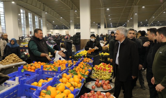 Pazar esnafının nabzını tuttu