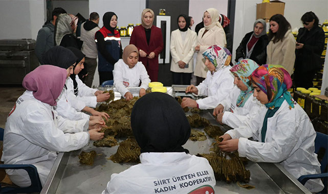 Emekçi kadınlara teşekkür etti;