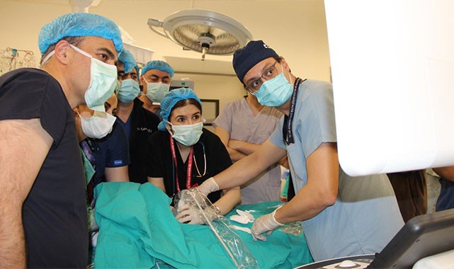Kütahya'da tıp tarihine geçen ameliyat: 445 gramlık tümörle doğan bebek sağlığına kavuştu