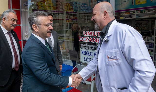 Vali Aksoy, eczacıları unutmadı: Toplum sağlığının korunmasında en ön safta mücadele ediyorlar