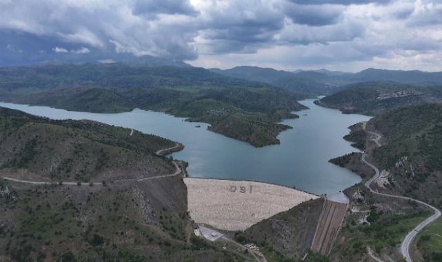 Sivas’ta 18 yıl sonra bir ilk! Pusat-Özen Barajı'nda dolusavaktan su aktı