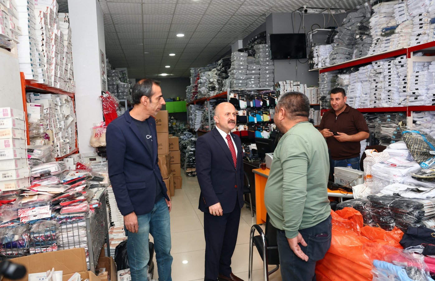 "Esnaf; hanelerin bereketi, ekonominin işleyen çarkıdır";