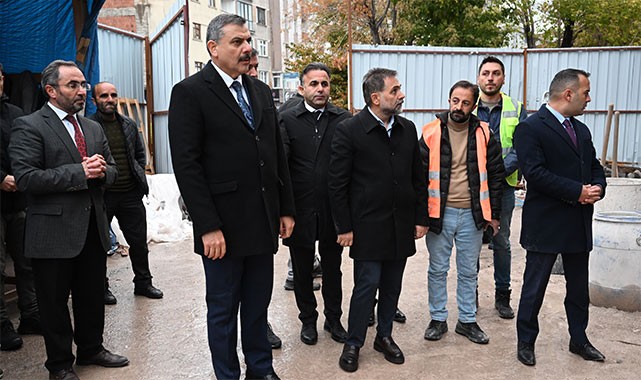 Vali Çiftçi, Erzurum’un tarihi camisini inceledi