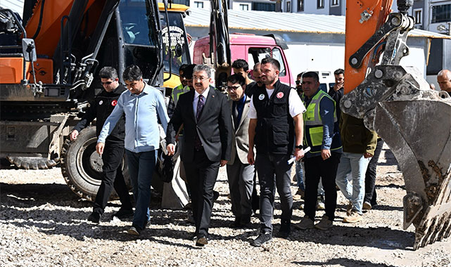 Vali Yılmaz, deprem konutlarını inceledi;