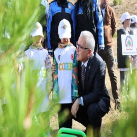 Vali Şimşek ve öğrenciler, geleceğe nefes oldu