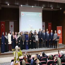 “Kur’an-ı Kerim, gönüllere huzur veren ilahi bir rehberdir”