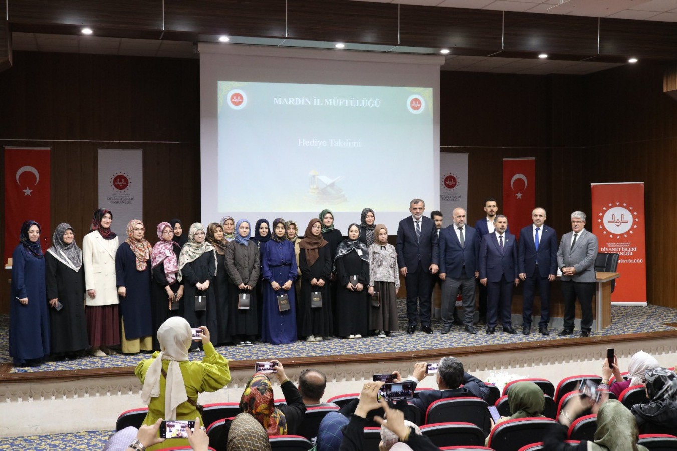 “Kur’an-ı Kerim, gönüllere huzur veren ilahi bir rehberdir”