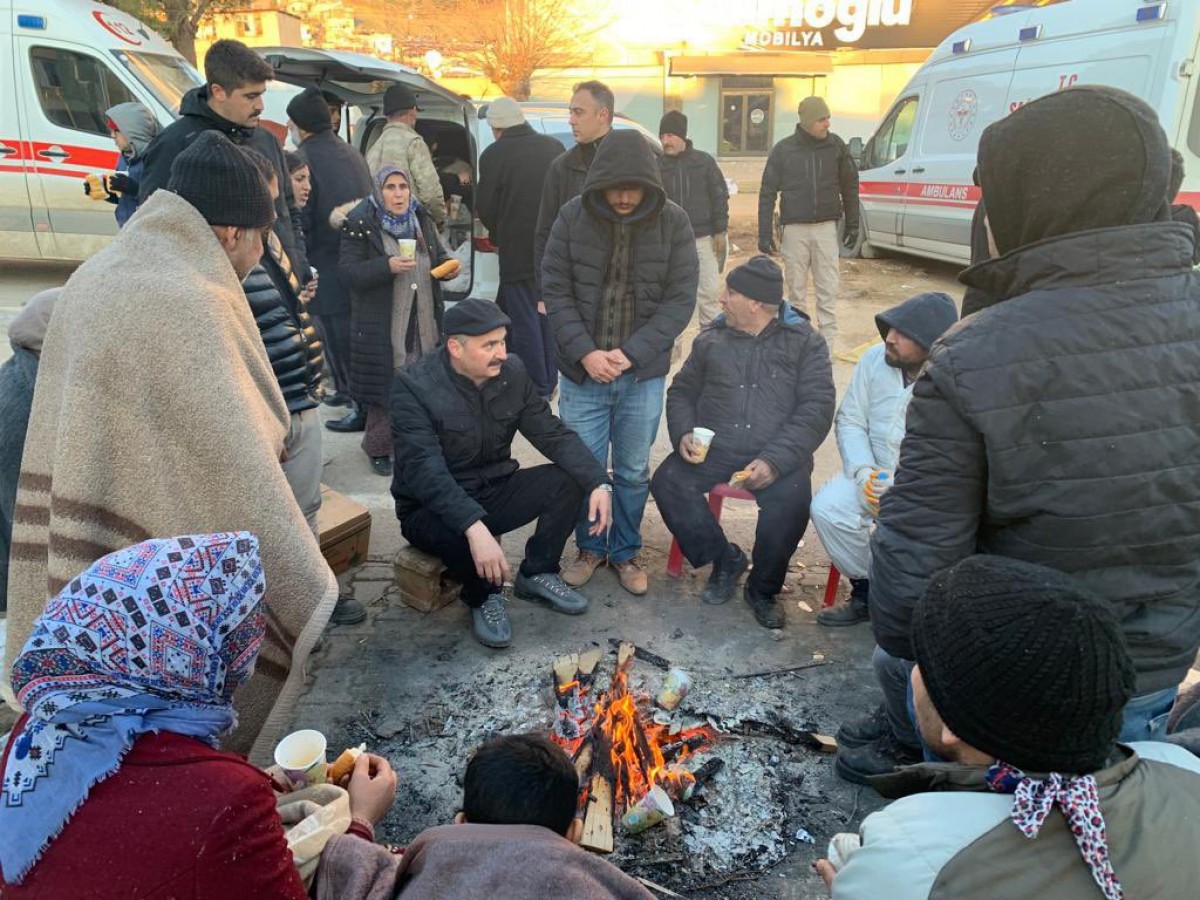 Şubat maaşını AFAD’a bağışladı;